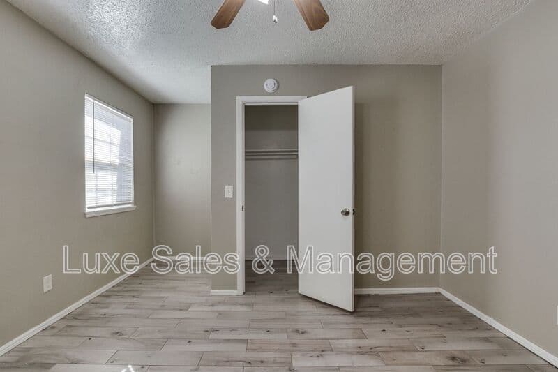 Oklahoma City House: 6048 NW Expressway