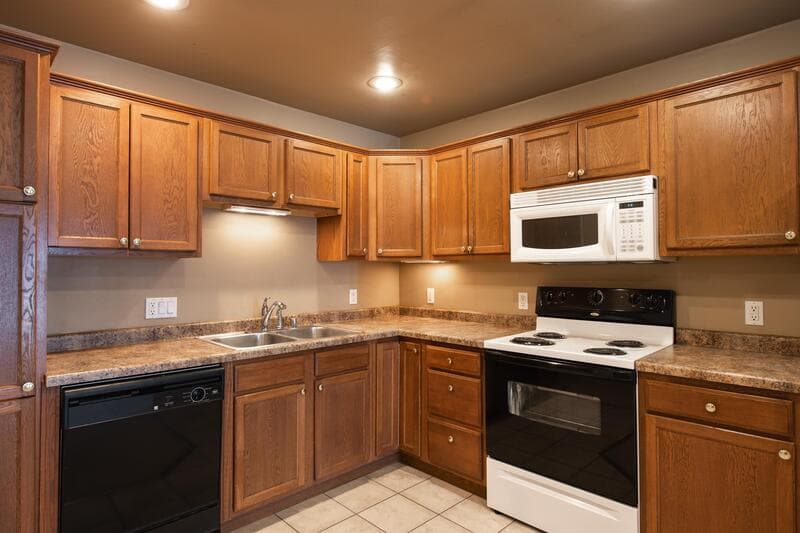 Little Chute Condo: 830 East Elm Drive - 3J