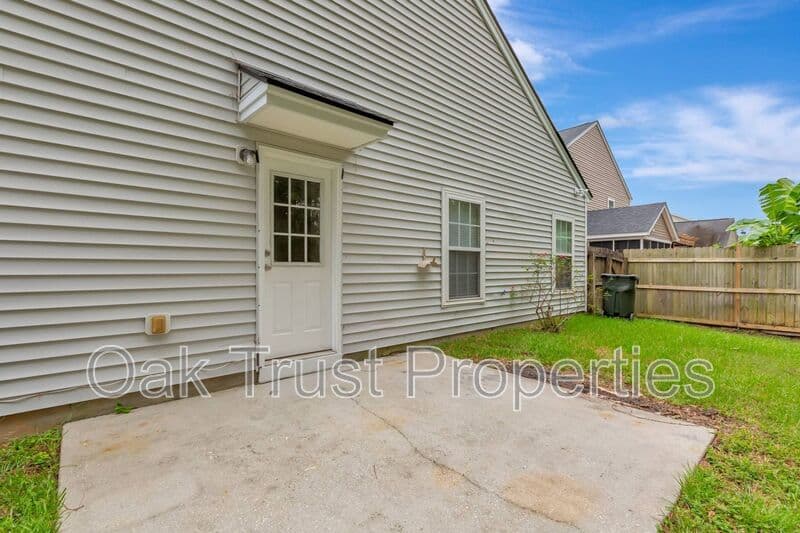 Ladson House: 1053 Friartuck Trail