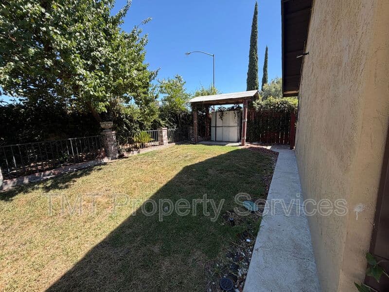 Stockton House: 930 Graywood Circle