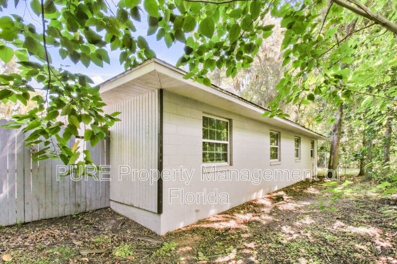 Ocala House: 2040 SE 40th St Rd 1-4
