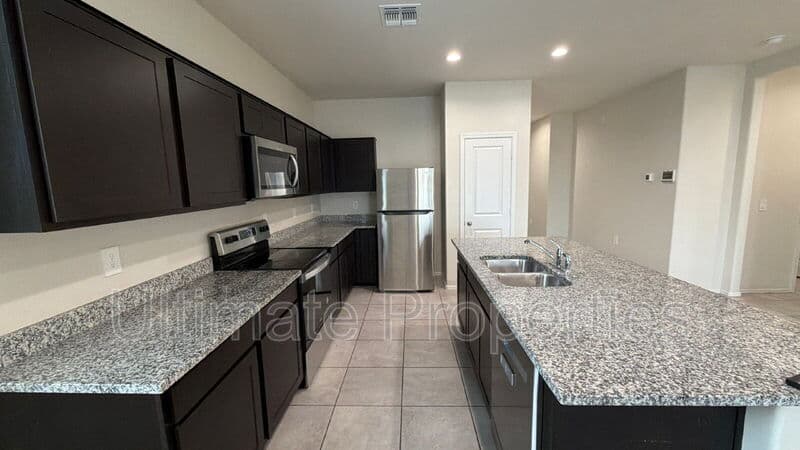 Surprise House: 18566 W Hackamore Dr