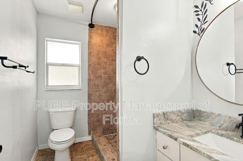 Ocala House: 645 NW 65th St