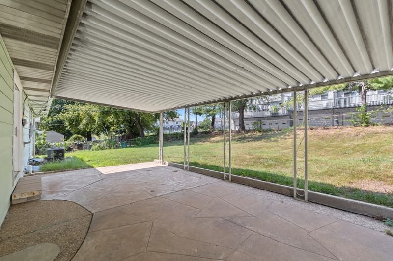 Saint Charles House: 1517 Lincoln Drive