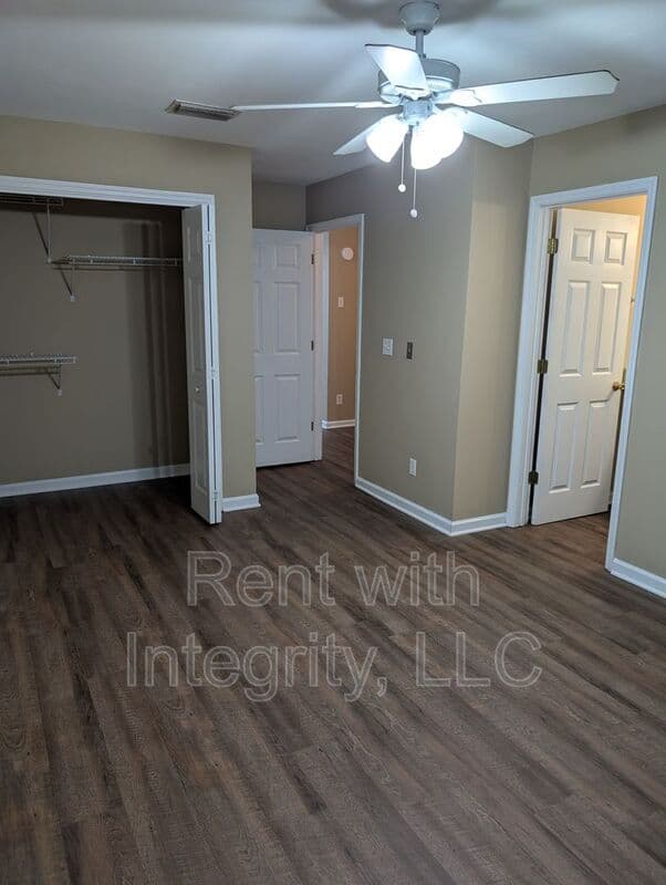Tallahassee House: 4250 Augustus Oak Court