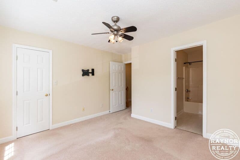 Wake Forest House: 1022 S Main St