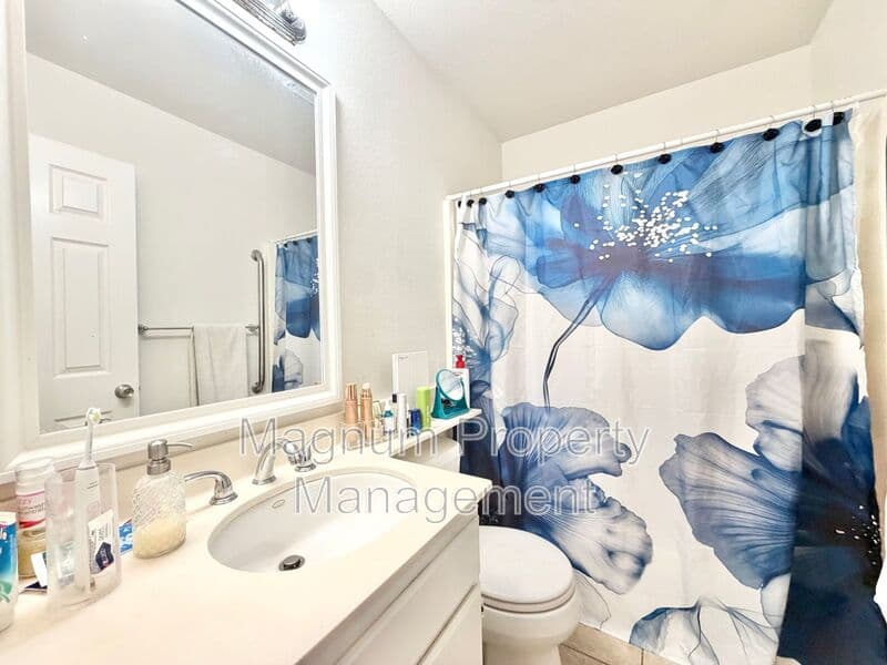 Murrieta House: 39752 Sunrose Dr