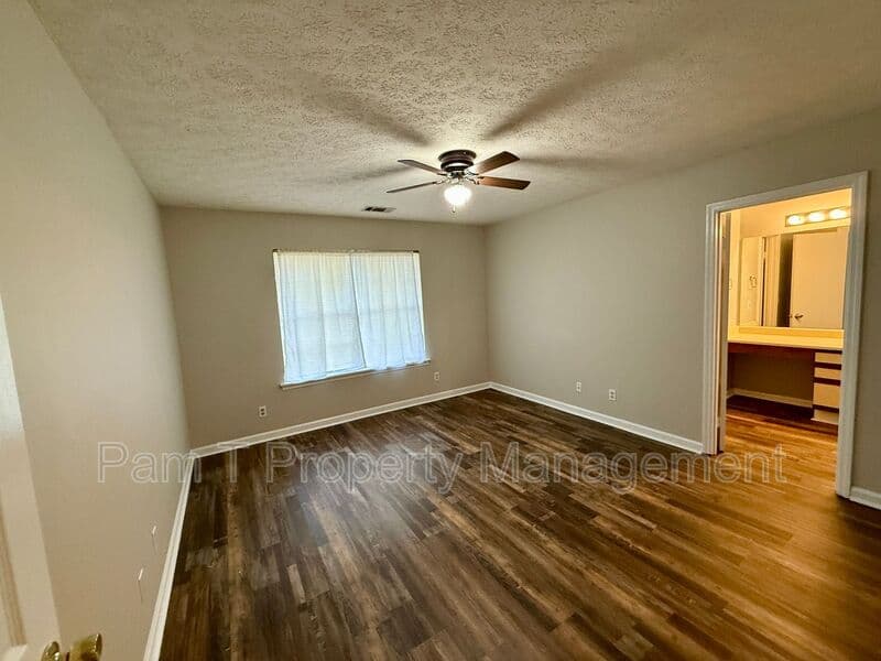 Savannah House: 110 Bobstay Ct