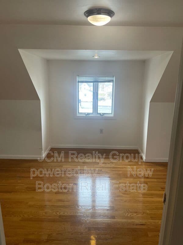 Saugus Condo: 5 Myrtle Street