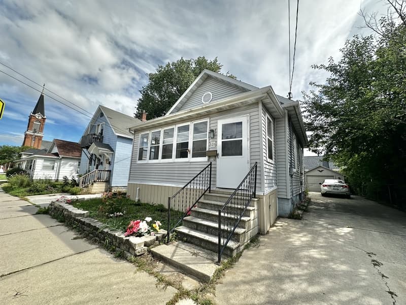 Green Bay House: 606 North Baird Street