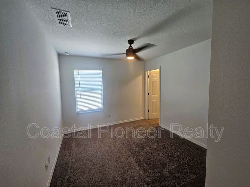 Tampa House: 16073 Sonoma Grove Cir