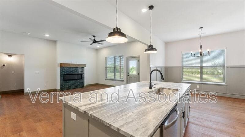 Centerton House: 1221 Mammoth St