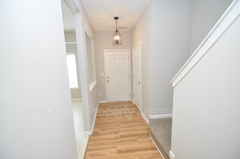 Raleigh House: 10945 Pendragon Pl