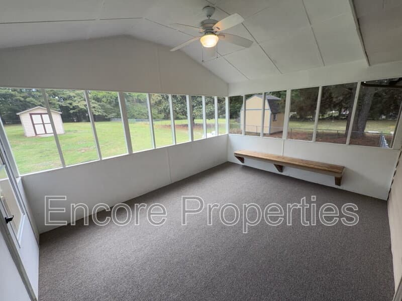 Knightdale House: 1125 Bermuda Run