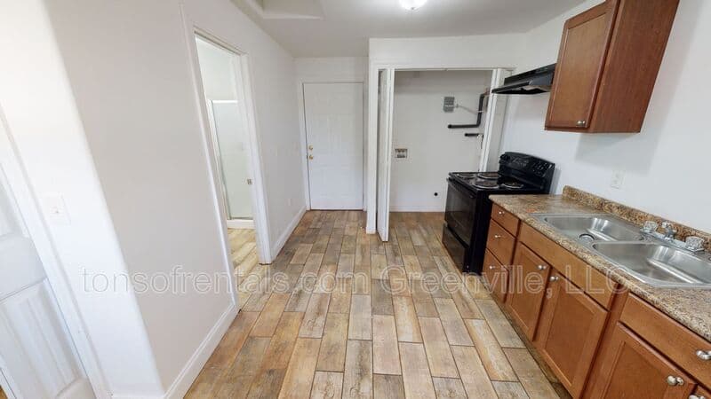 Greenville Condo: 5 G Daniel Ave
