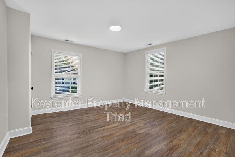 Greensboro House: 814 Douglas St