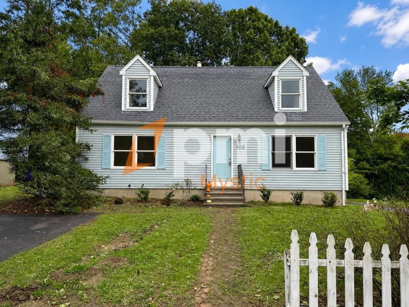 Mystic House: 106 Deerfield Ridge Dr