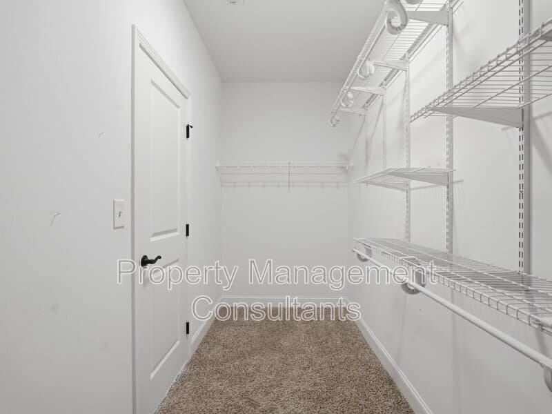 Athens House: 14735 Commonwealth Drive