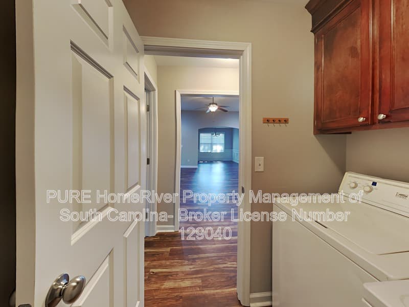 Sumter House: 1815 Duke Dr