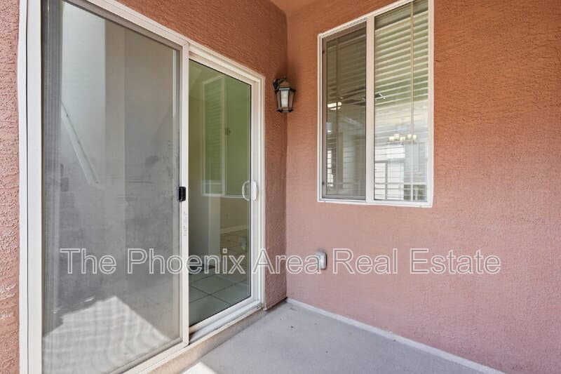 Gilbert Condo: 240 W Juniper Ave Unit 1090