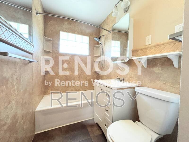 Ankeny Condo: 612 SW Des Moines St
