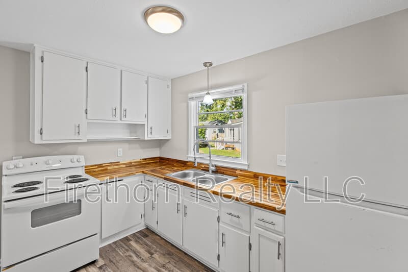 Augusta House: 2541 Rhodes Drive