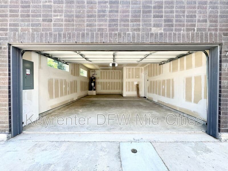 Dallas House: 7326 Uloho Way