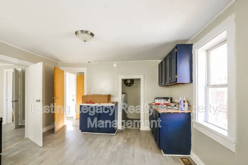 Winston Salem House: 438 W 24th Street