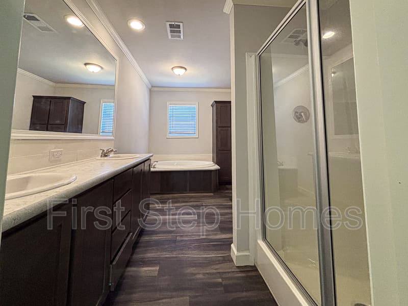 Tyler House: 407 Marco St