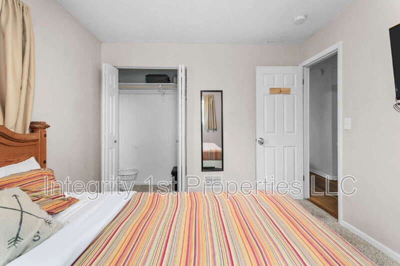 Shawnee House: 11221 West 59th Terrace
