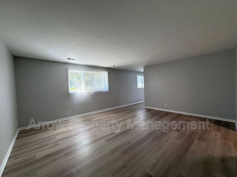 Seward Condo: 440 Moffitt Street