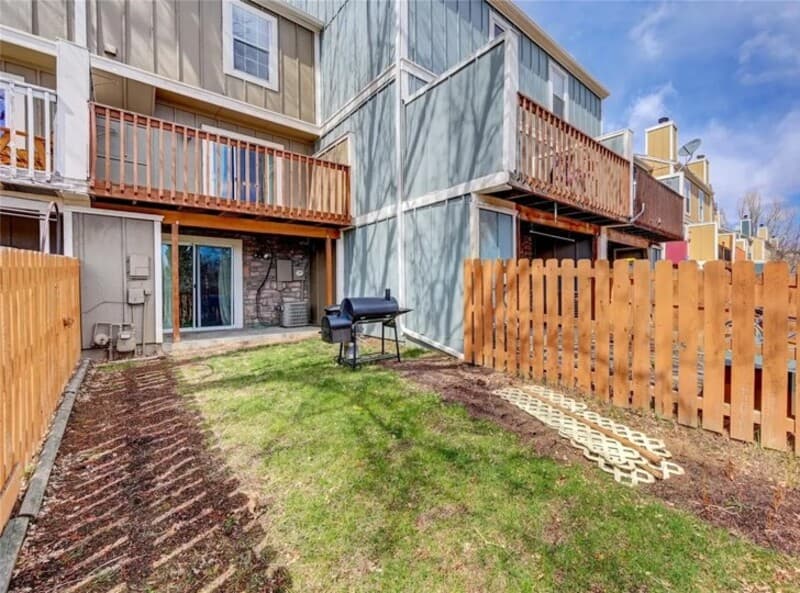 Aurora House: 1268 S Idalia St