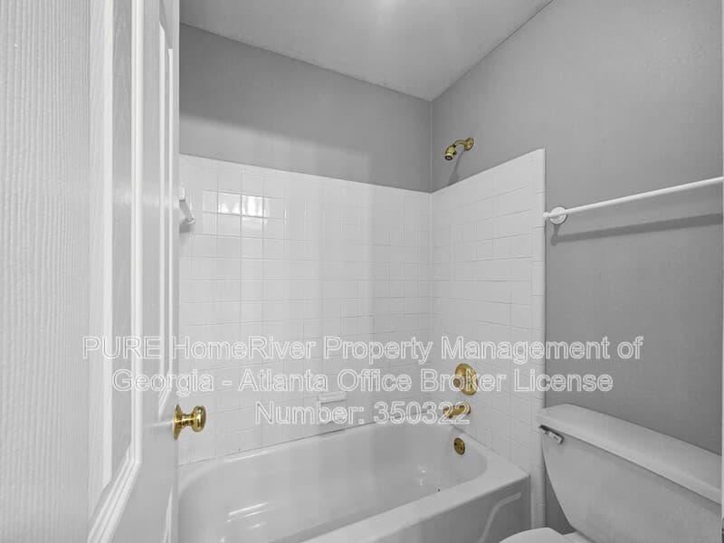 Suwanee House: 4345 Landover Way
