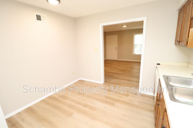 Raleigh Condo: 3901 Lexington Dr