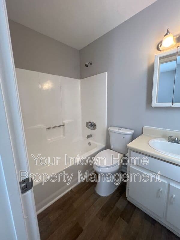 Lithonia House: 6471 Bedford Ln