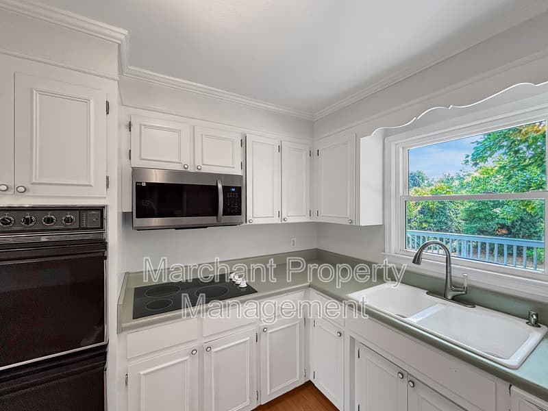 Greer House: 512 Devenger Road