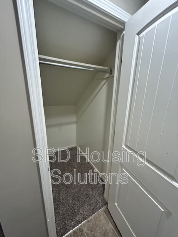 Blue Springs House: 8901 SW 8th St