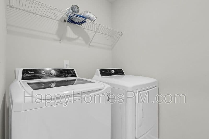 Summerville House: 509 Red Twig Rd