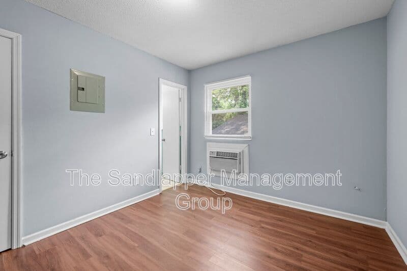 N Charleston Condo: 1215 Mosstree Road