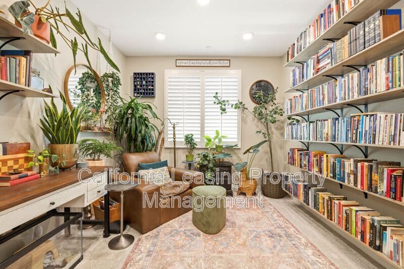 Valencia House: 27233 Red Willow Court