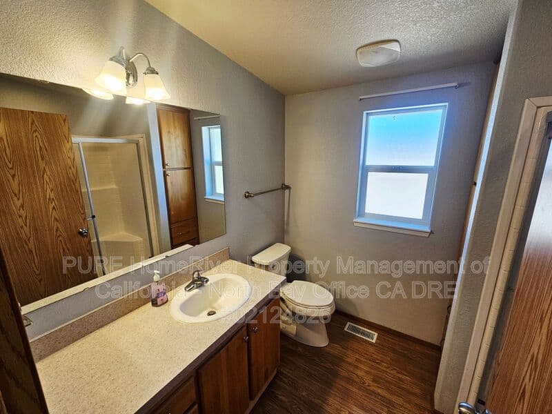 Redwood Valley House: 10590 East Rd