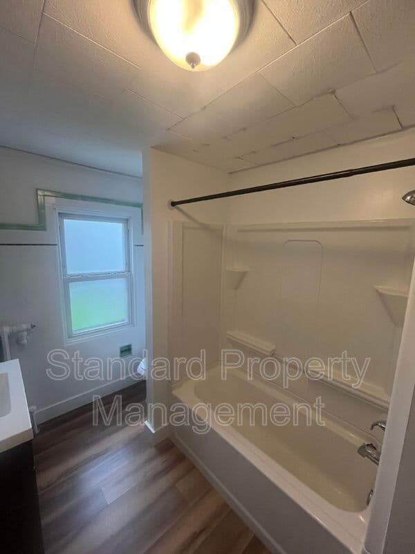 Rochester Condo: 293 Dartmouth St (Apt 2/Up)