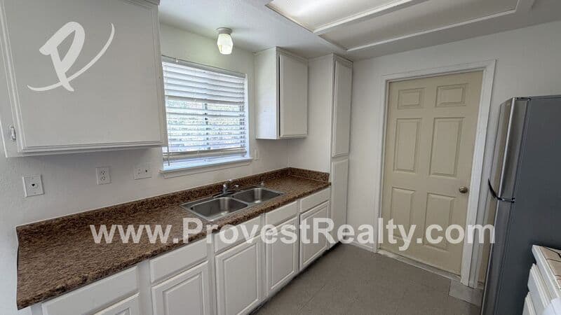 Apple Valley House: 20236 Pawhuska Rd