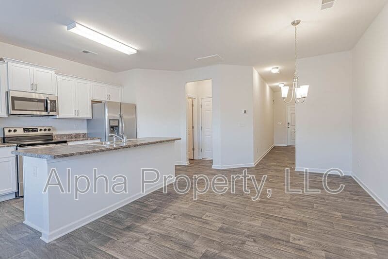 Greer Townhome: 30 Moorlyn Ln