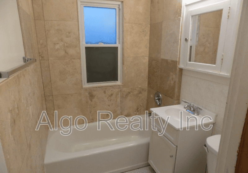 Minneapolis House: 3910 Emerson Avenue North