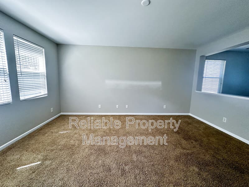 Clayton House: 136 Smart Ct