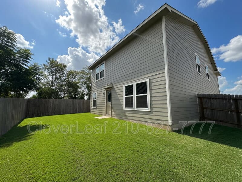 Seguin House: 1317 Orchard Oaks