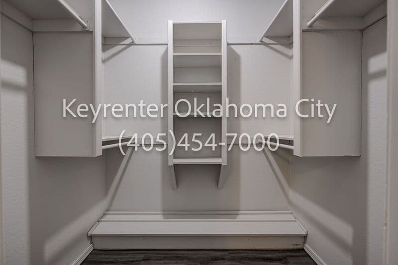 Norman Condo: 102 Harvard Rd