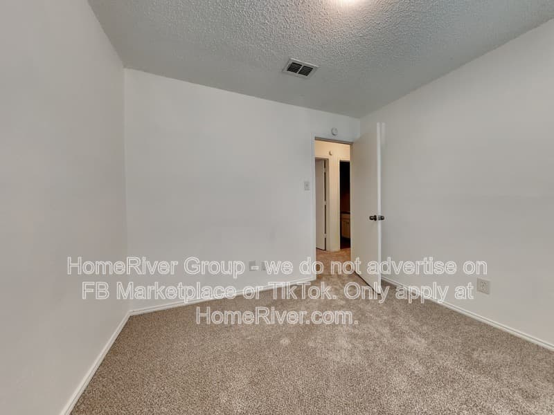 Arlington House: 816 Castleview Dr