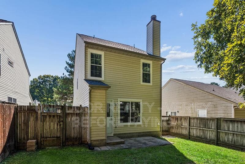 Williamsburg House: 139 Raintree Way
